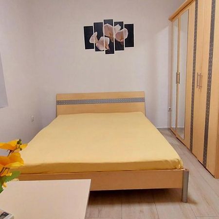 Amore 2- New Apartment In Top Center ヴァルナ エクステリア 写真